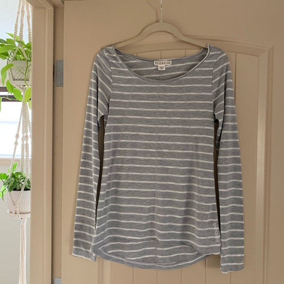 🖤2/$15 Billabong Long Sleeve Top - Picture 3 of 7